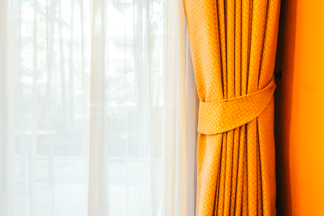 how to clean curtains
